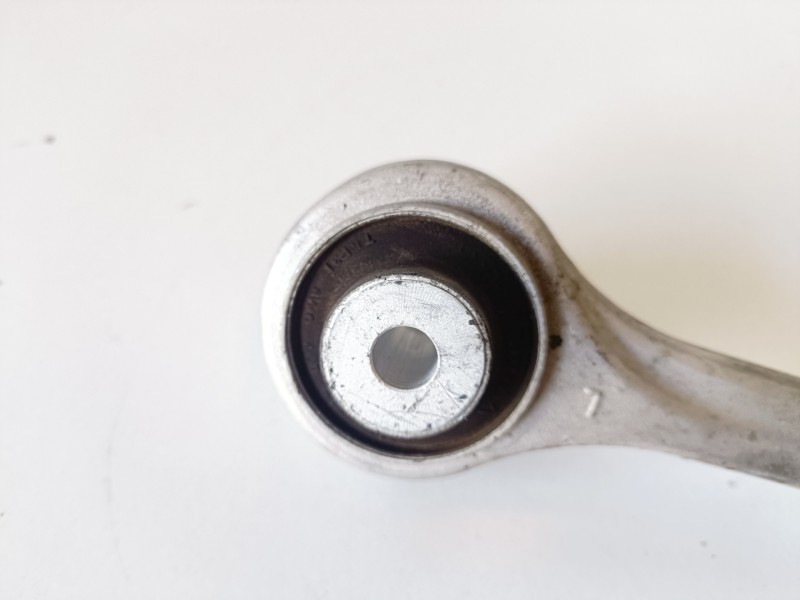 Recambio de brazo suspension superior delantero izquierdo para audi a4 avant (8w5) cswb referencia OEM IAM   