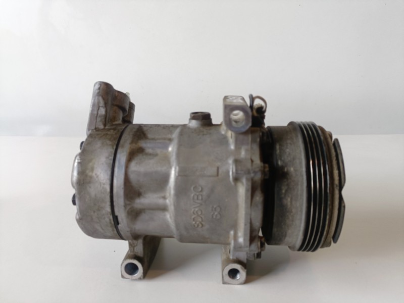 Recambio de compresor aire acondicionado para renault clio ii fase ii (b/cb0) d4f712 referencia OEM IAM 1427B  