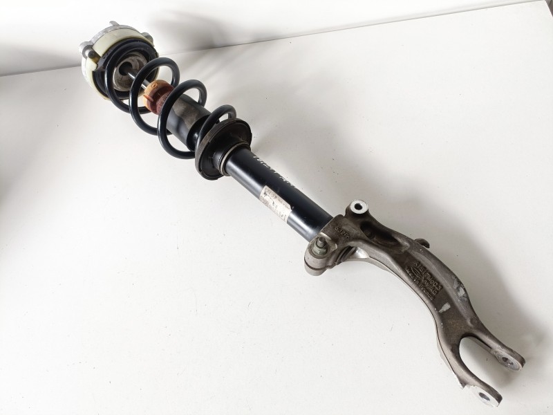 Recambio de amortiguador delantero izquierdo para audi a4 avant (8w5) cswb referencia OEM IAM 8W0413031BB  