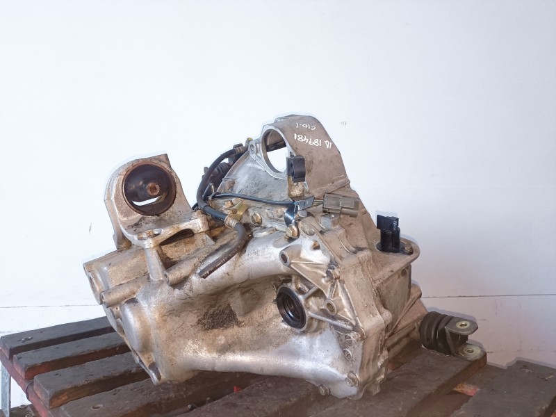 Recambio de caja cambios para nissan almera tino (v10m) yd22 referencia OEM IAM   