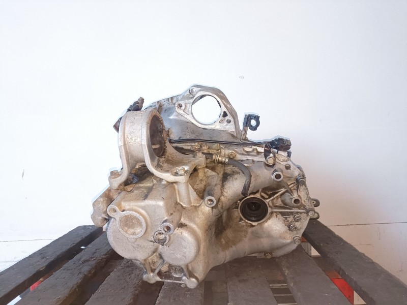 Recambio de caja cambios para nissan almera tino (v10m) yd22 referencia OEM IAM   