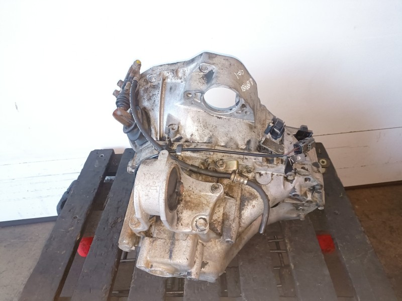 Recambio de caja cambios para nissan almera tino (v10m) yd22 referencia OEM IAM   