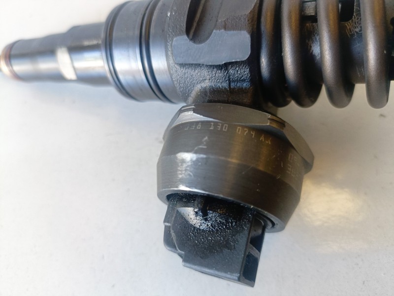 Recambio de inyector para volkswagen sharan (7m6/7m9) auy referencia OEM IAM 038130074AX  