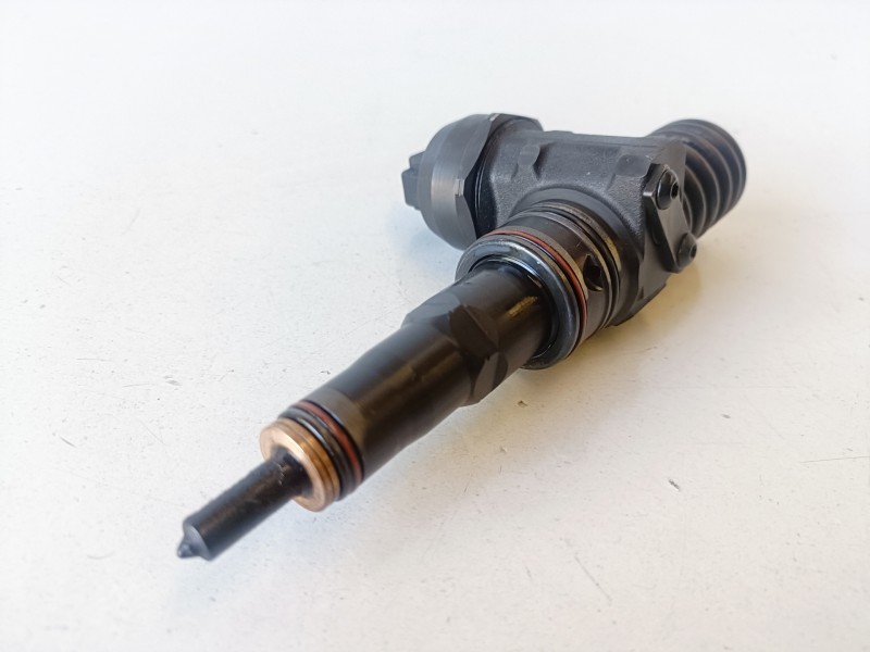 Recambio de inyector para volkswagen sharan (7m6/7m9) auy referencia OEM IAM 038130073AK  