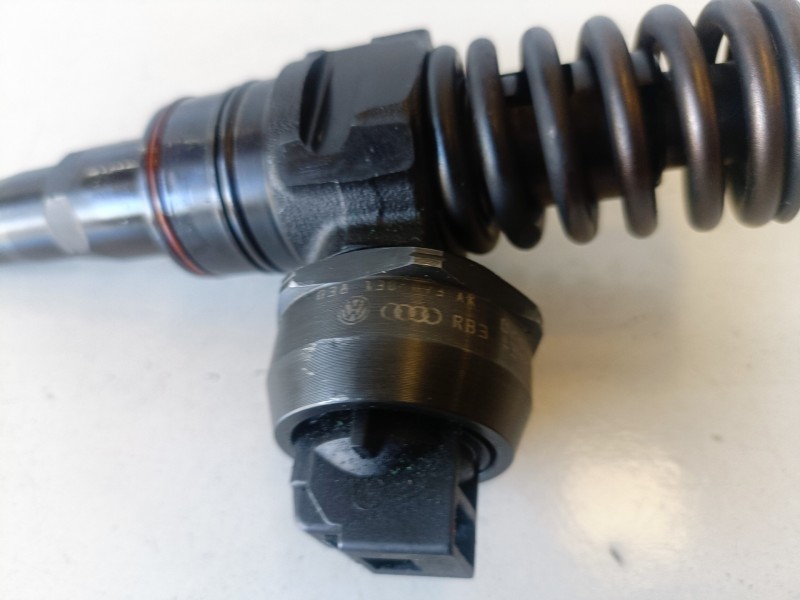 Recambio de inyector para volkswagen sharan (7m6/7m9) auy referencia OEM IAM 038130073AK  