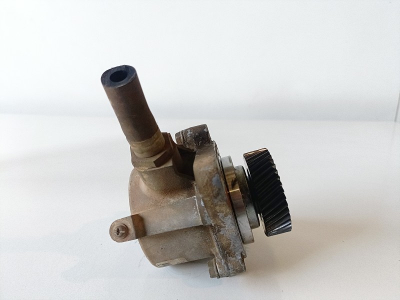 Recambio de depresor freno / bomba vacio para mazda b-serie (un) wlt referencia OEM IAM X2T55471ZT  