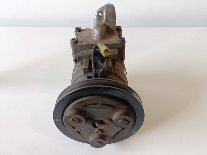 Recambio de compresor aire acondicionado para mazda b-serie (un) wlt referencia OEM IAM RZWLA06  