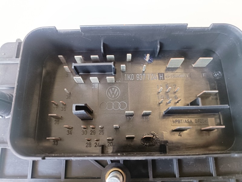 Recambio de caja reles / fusibles para seat altea (5p1) blr referencia OEM IAM 1K0937124H  