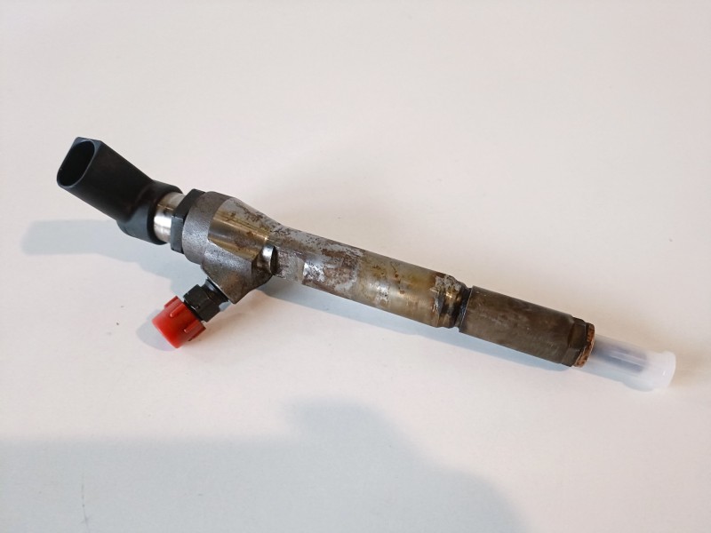 Recambio de inyector para renault megane iii berlina 5p k9k832 referencia OEM IAM 166009445R  