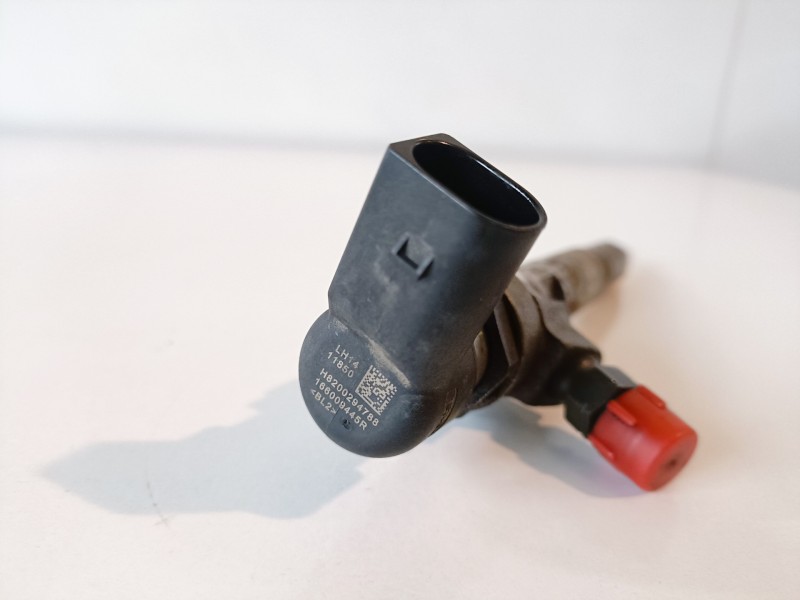 Recambio de inyector para renault megane iii berlina 5p k9k832 referencia OEM IAM 166009445R  