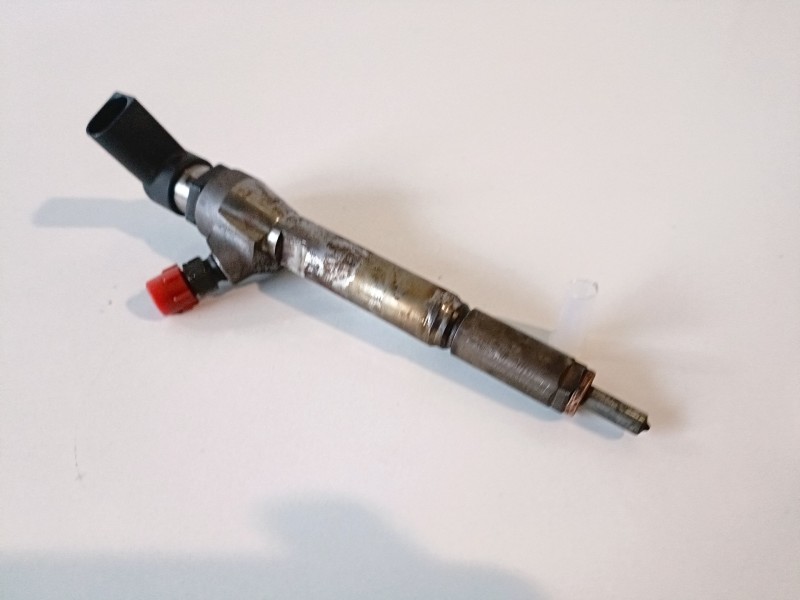 Recambio de inyector para renault megane iii berlina 5p k9k832 referencia OEM IAM 166009445R  