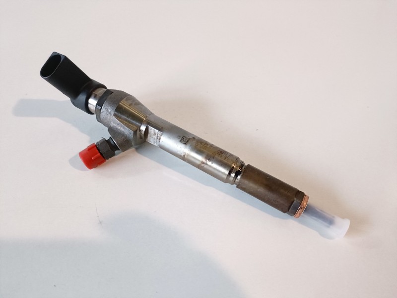 Recambio de inyector para renault megane iii berlina 5p k9k832 referencia OEM IAM 166009445R  