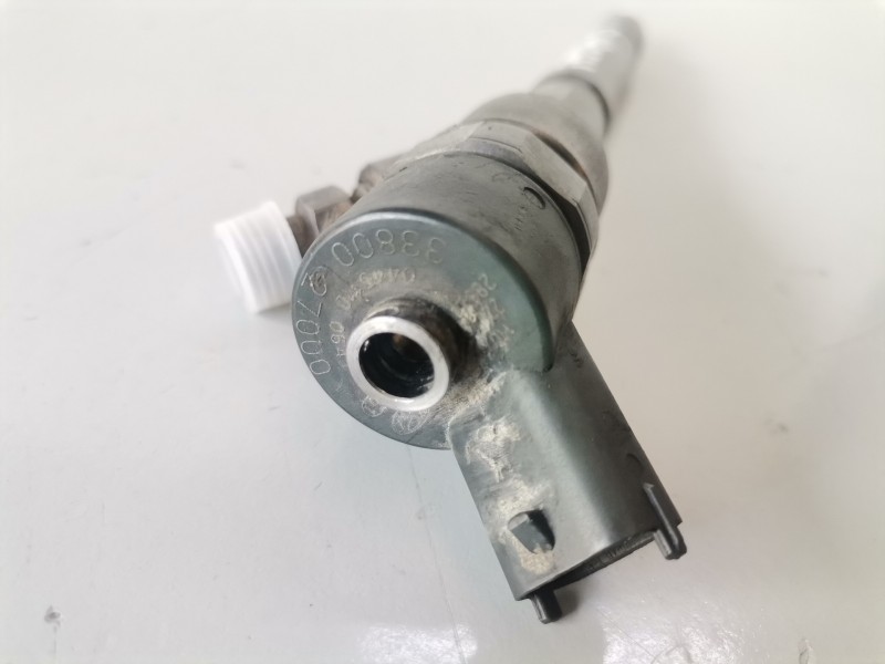 Recambio de inyector para kia carens (un) d4ea referencia OEM IAM 0445110064  