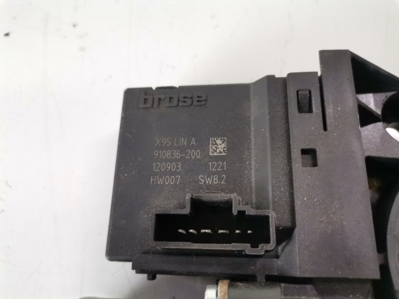 Recambio de motor elevalunas trasero derecho para renault scenic iii (jz) k9k837 referencia OEM IAM 827303178R  
