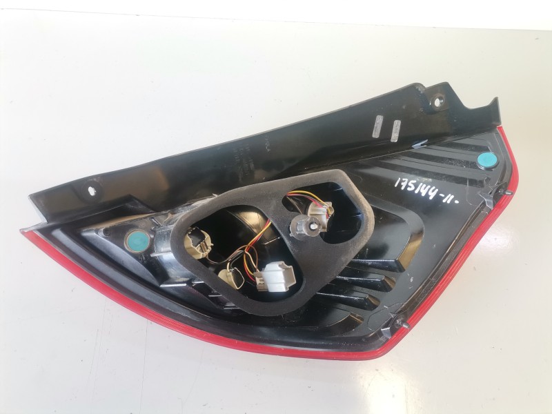 Recambio de piloto trasero izquierdo para ford fiesta (cb1) kvja referencia OEM IAM C1BB13405AE  