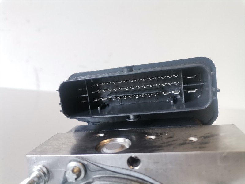 Recambio de abs para peugeot 3008 9hz / 9h01 referencia OEM IAM 9827551180/0265956944  