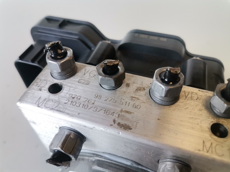 Recambio de abs para peugeot 3008 9hz / 9h01 referencia OEM IAM 9827551180/0265956944  
