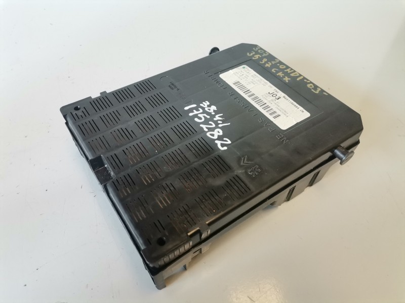 Recambio de caja reles / fusibles para peugeot 307 break / sw (s1)(04.2002) rhs referencia OEM IAM 9651196880  