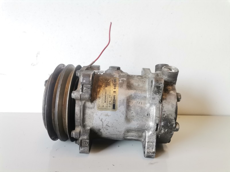 Recambio de compresor aire acondicionado para land rover discovery (salljg/lj) 12l referencia OEM IAM 7412  