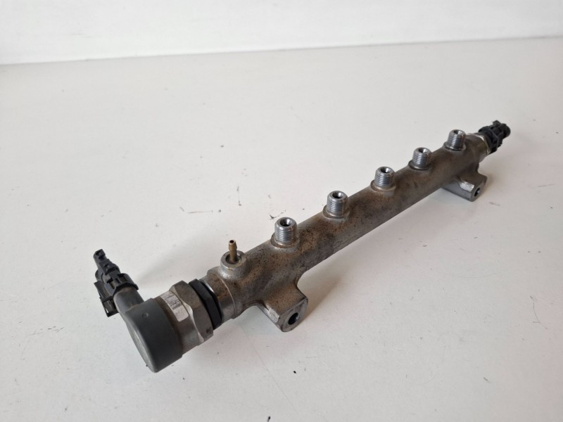 Recambio de rampa inyectora para hyundai santa fe (cm) d4eb referencia OEM IAM 0445214085  