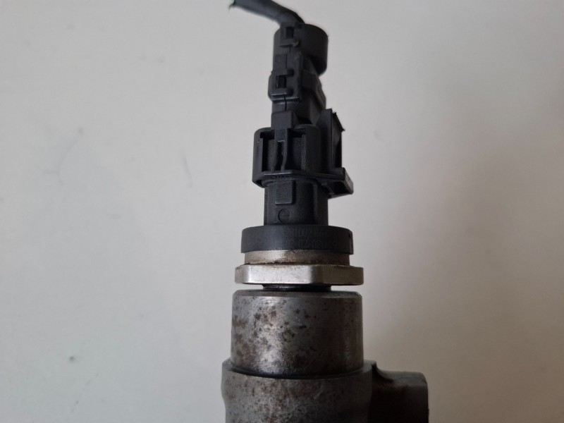 Recambio de rampa inyectora para hyundai santa fe (cm) d4eb referencia OEM IAM 0445214085  