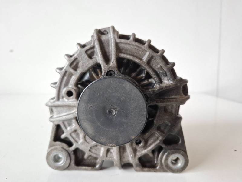 Recambio de alternador para nissan qashqai (j11e) r9maeg4 referencia OEM IAM 231004BE0BE  