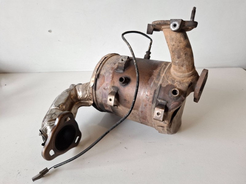 Recambio de catalizador para nissan qashqai (j11e) r9maeg4 referencia OEM IAM 233003131RA  