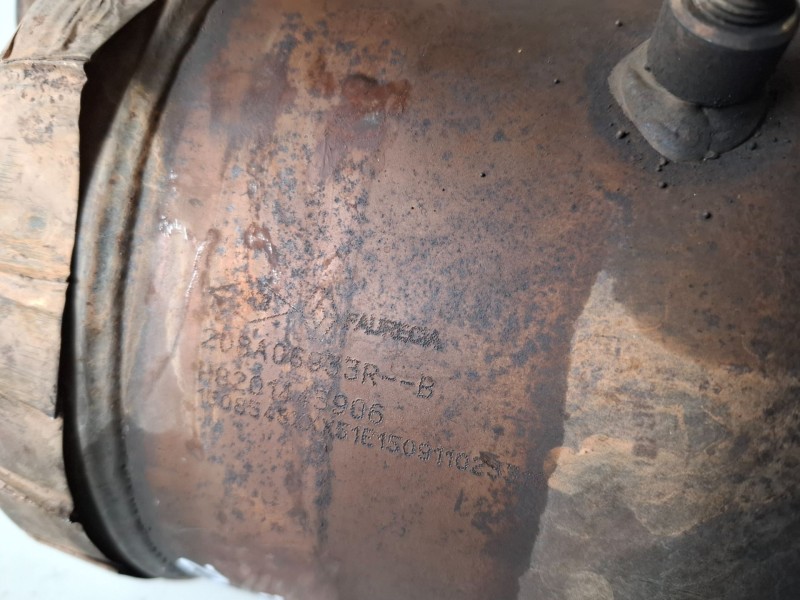 Recambio de catalizador para nissan qashqai (j11e) r9maeg4 referencia OEM IAM 233003131RA  