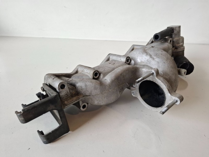 Recambio de colector admision para hyundai santa fe (cm) d4eb referencia OEM IAM   