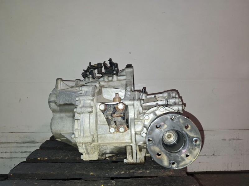 Recambio de caja cambios para hyundai santa fe (cm) d4eb referencia OEM IAM 4300038070  