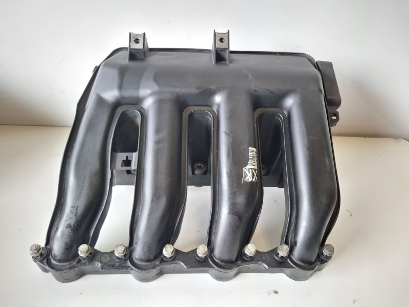 Recambio de colector admision para bmw serie 1 berlina (e81/e87) 204d4 referencia OEM IAM 7787318  
