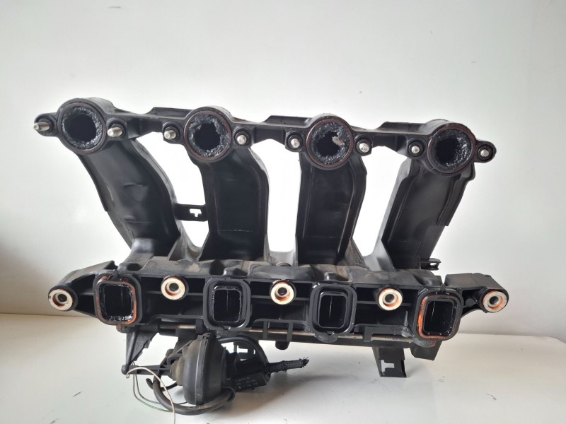 Recambio de colector admision para bmw serie 1 berlina (e81/e87) 204d4 referencia OEM IAM 7787318  