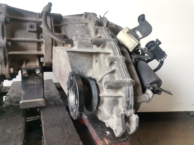 Recambio de caja cambios para kia sorento (bl) d4cb referencia OEM IAM Y7CA4E  
