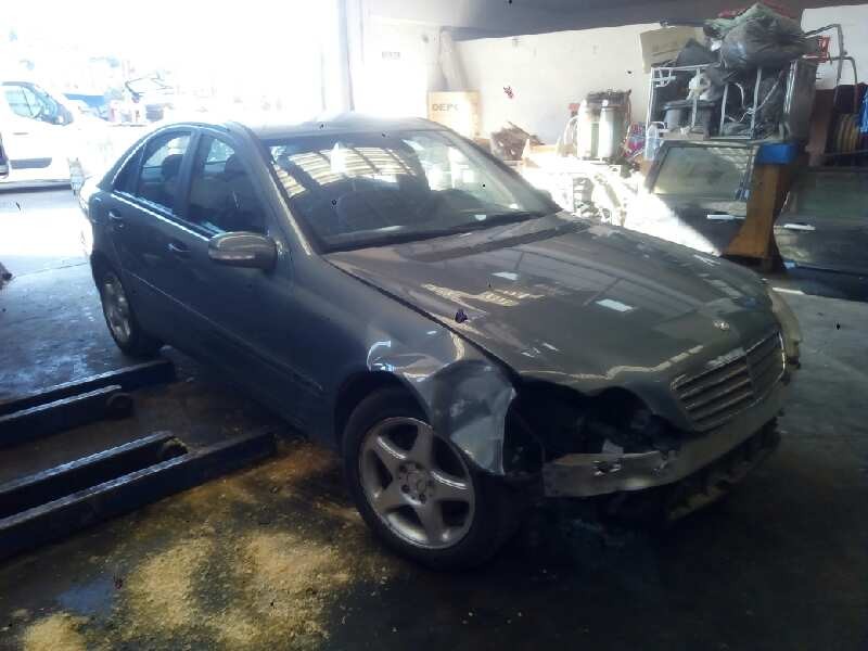 mercedes-benz clase c (bm 203) berlina del año 2005