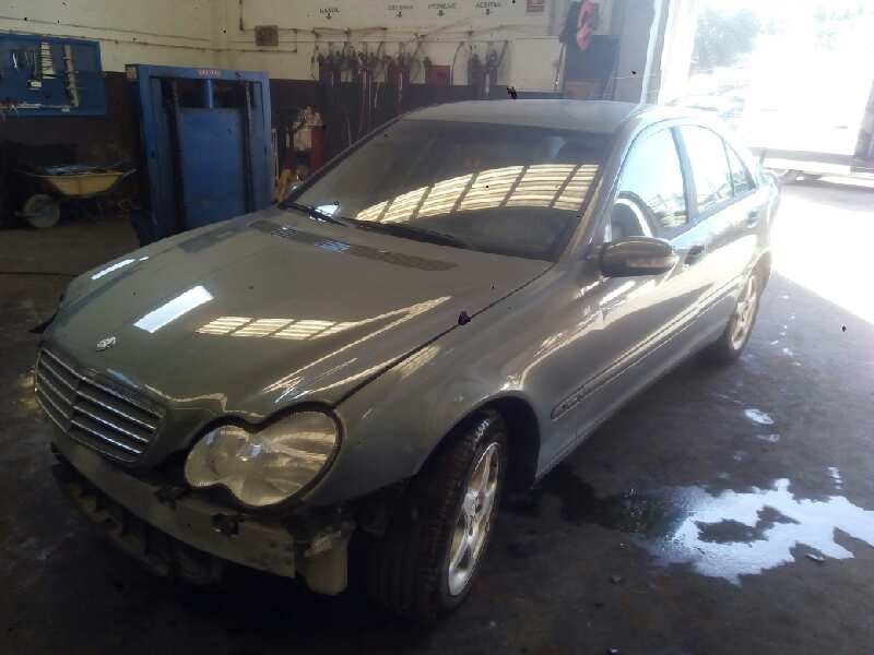 mercedes-benz clase c (bm 203) berlina del año 2005