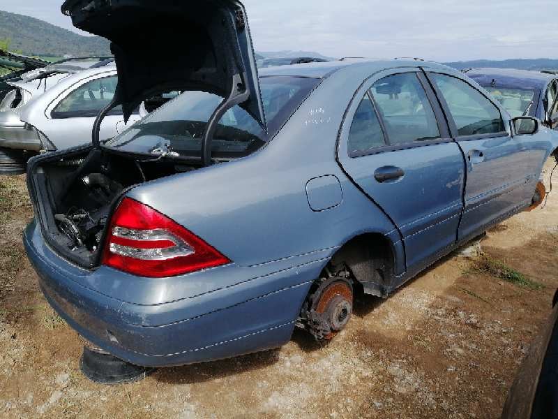 mercedes-benz clase c (bm 203) berlina del año 2005