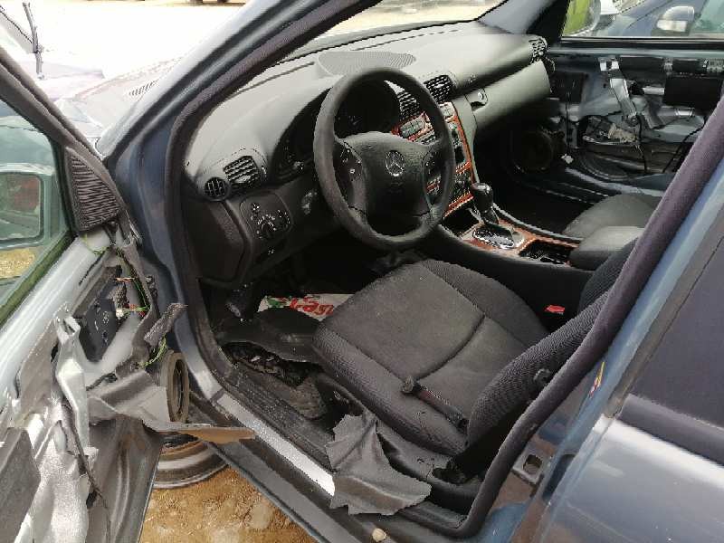 mercedes-benz clase c (bm 203) berlina del año 2005