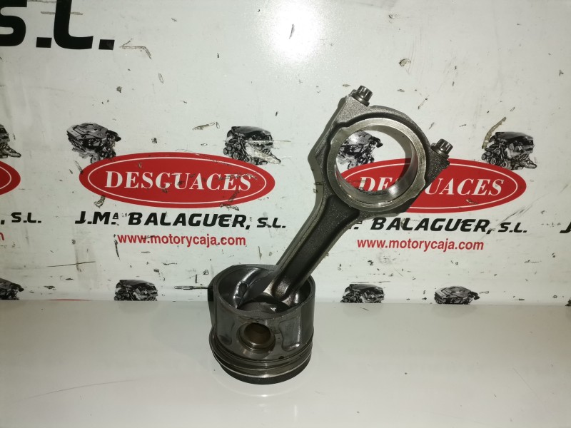 Recambio de piston para citroen jumper furgón gran volumen 4hv referencia OEM IAM 72705  