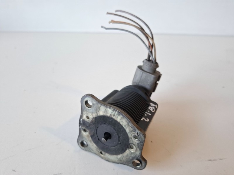 Recambio de valvula egr para renault kangoo i (f/kc0) k9k702 referencia OEM IAM H7700107471  