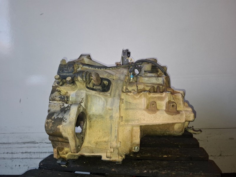Recambio de caja cambios para nissan x-trail (t30) yd22 referencia OEM IAM   