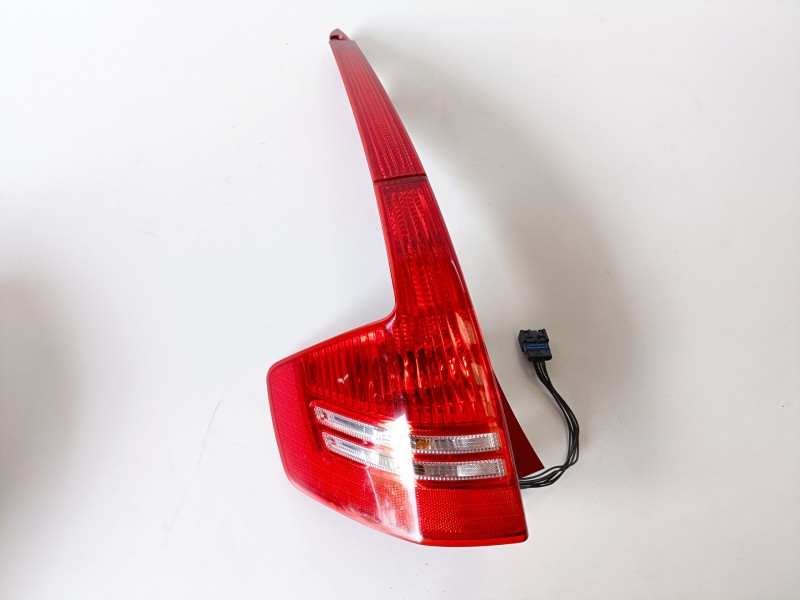 Recambio de piloto trasero izquierdo para citroen c4 berlina 9hy referencia OEM IAM 9655864080  