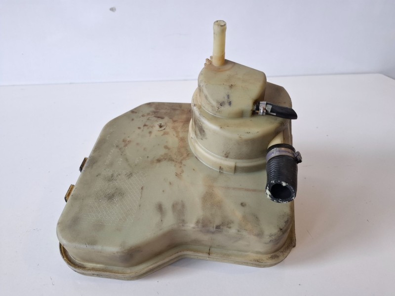 Recambio de deposito suspension para citroen c5 break rhz referencia OEM IAM 9636068780  