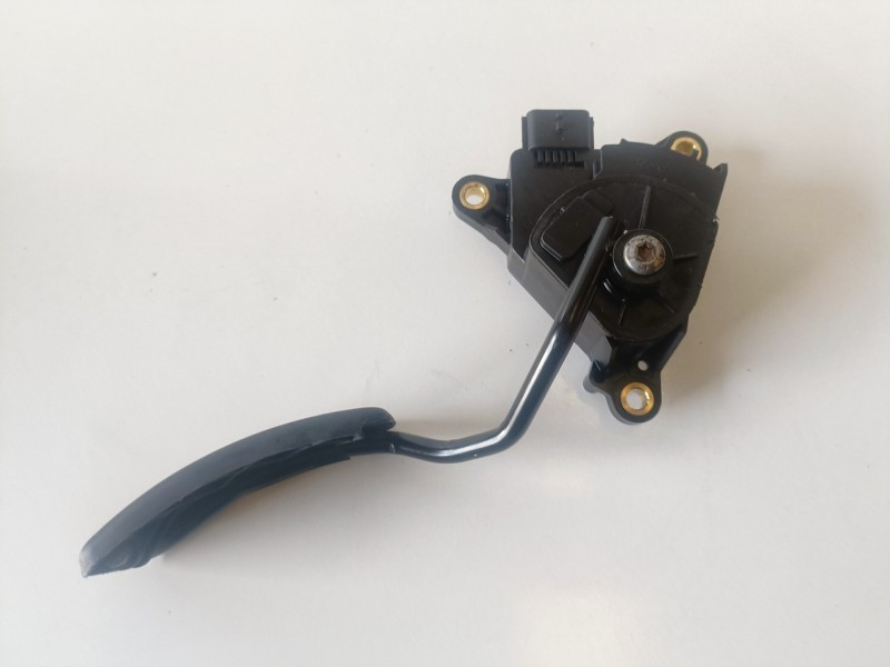 Recambio de pedal acelerador para renault megane ii berlina 5p k4m760 referencia OEM IAM 8200153268  