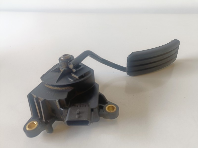 Recambio de pedal acelerador para renault megane ii berlina 5p k4m760 referencia OEM IAM 8200153268  