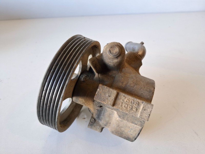 Recambio de bomba direccion para citroen nemo 8hs referencia OEM IAM 28240738  