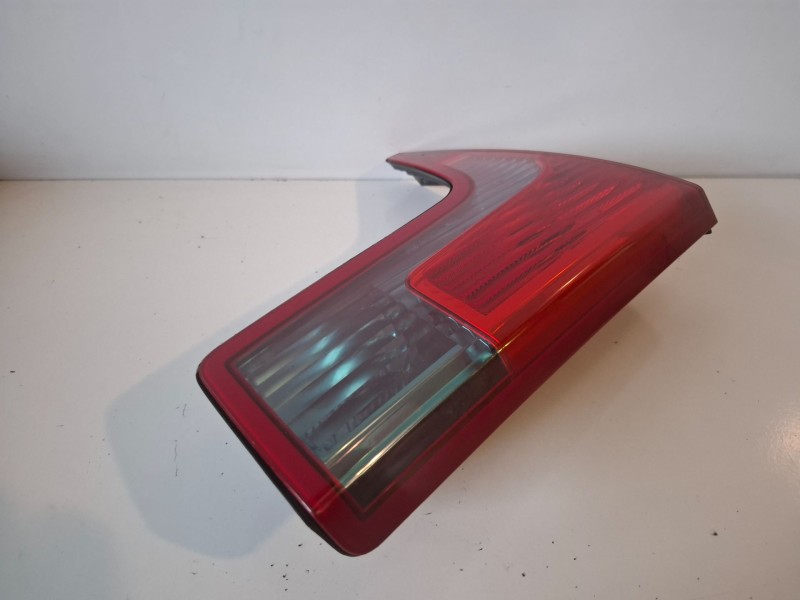 Recambio de piloto trasero izquierdo para citroen c5 berlina 9hz referencia OEM IAM   