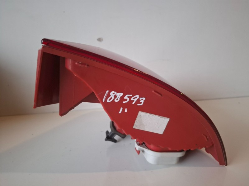 Recambio de piloto trasero derecho para renault clio ii fase ii (b/cb0) k9k704 referencia OEM IAM   