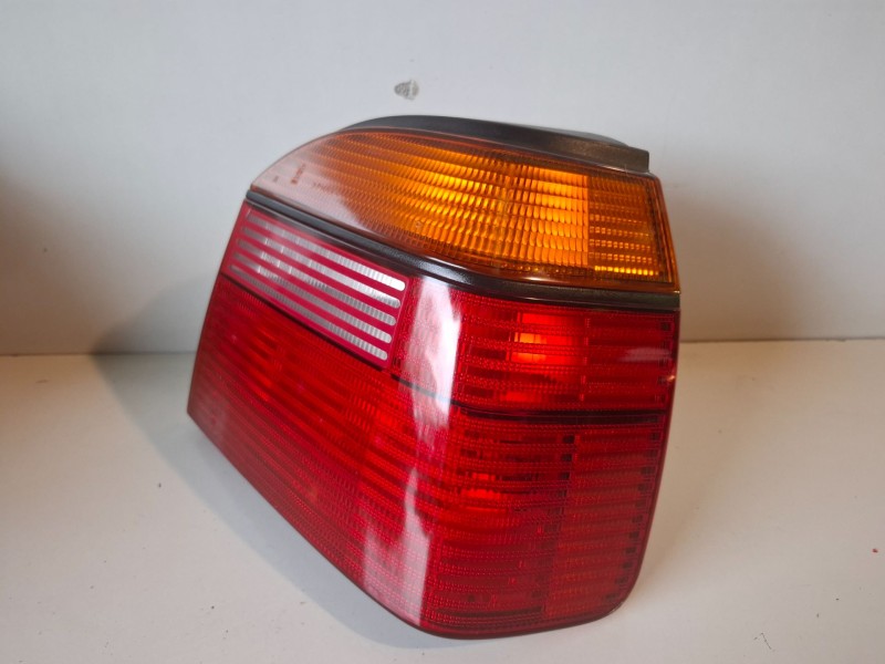 Recambio de piloto trasero derecho para volkswagen golf iii (1h1)(11.1991) aek referencia OEM IAM 1H6945112B  