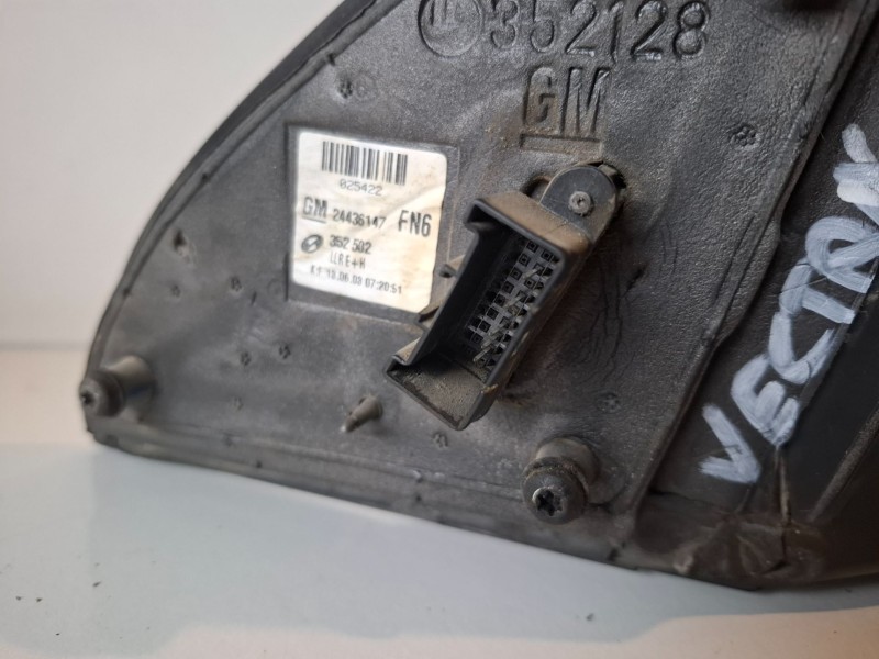 Recambio de retrovisor derecho para opel vectra c berlina z19dth referencia OEM IAM 24436147  