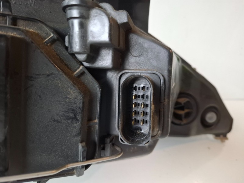 Recambio de faro izquierdo para ford focus berlina (cak) fydb referencia OEM IAM   